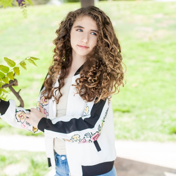 Floral Embroidered Jacket White Black - Picture 3 of 5